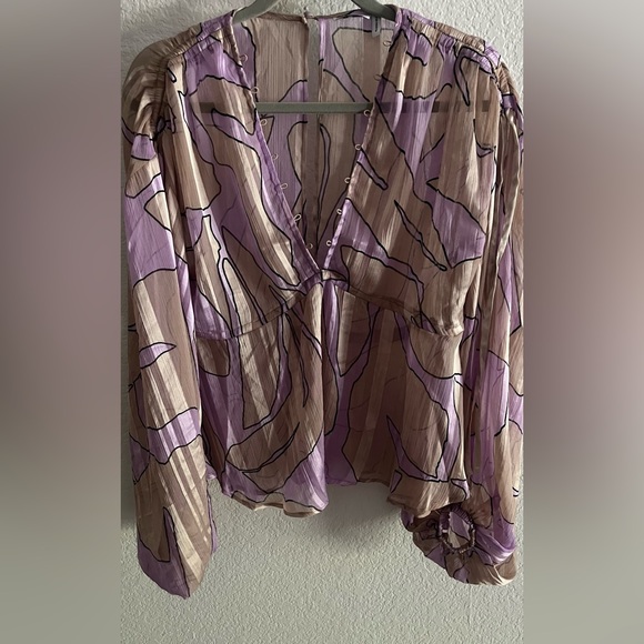 ASOS design Balloon Sleeves V neck blouse - Picture 9 of 14